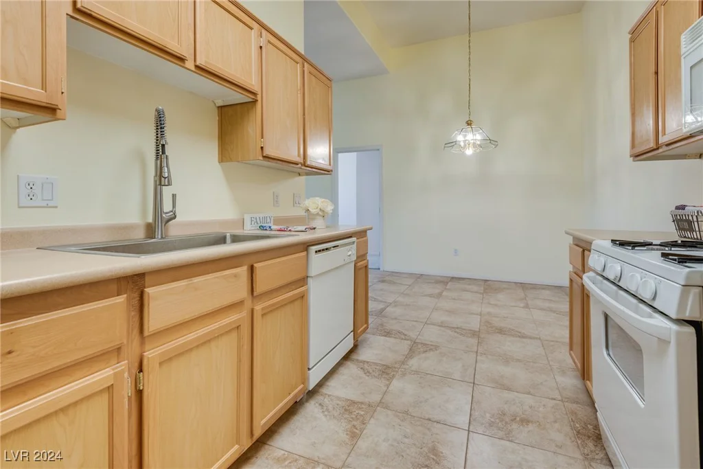 700 Carnegie, Henderson, NV 89052