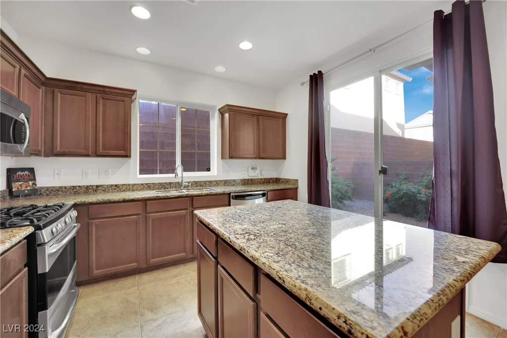 9282 Cowboy Rain, Las Vegas, NV 89178