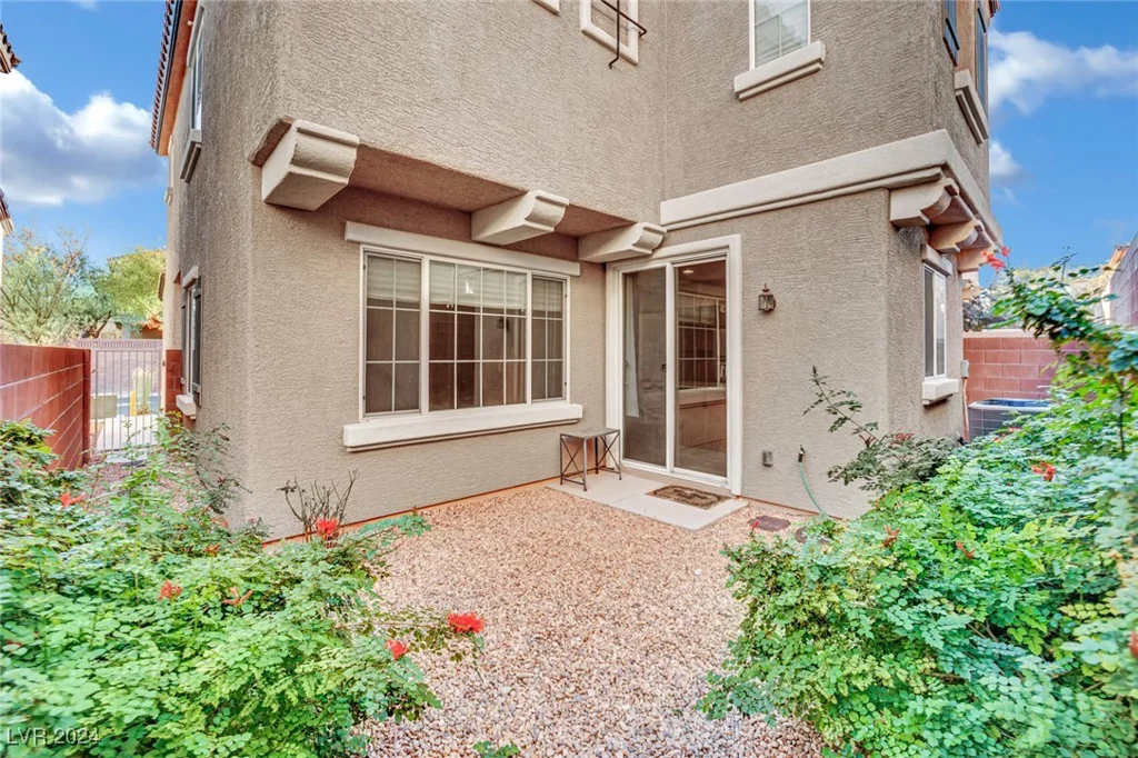 9282 Cowboy Rain, Las Vegas, NV 89178