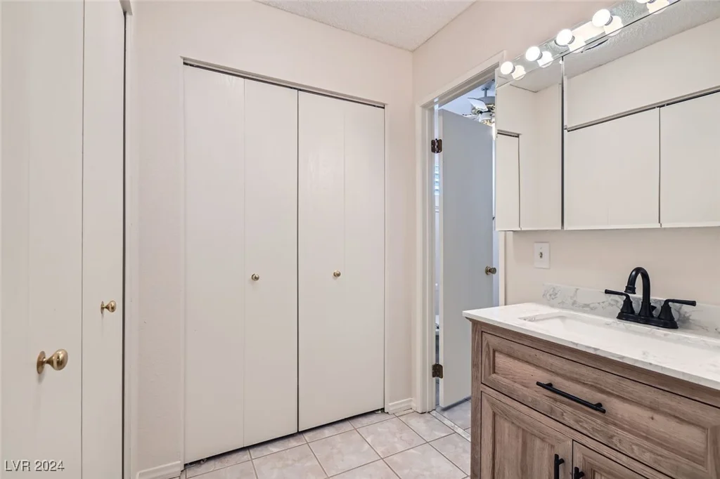 4386 El Carnal, Las Vegas, NV 89121