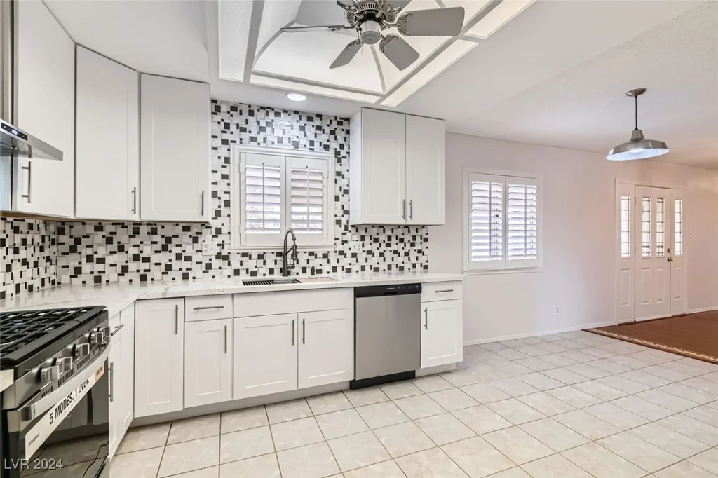 4386 El Carnal, Las Vegas, NV 89121