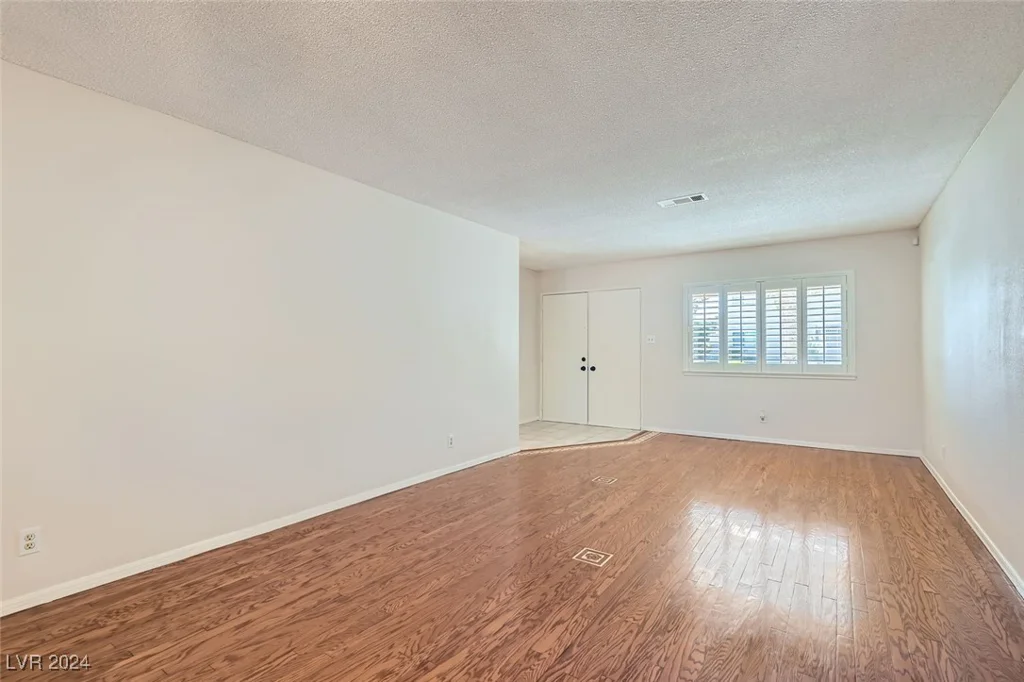 4386 El Carnal, Las Vegas, NV 89121