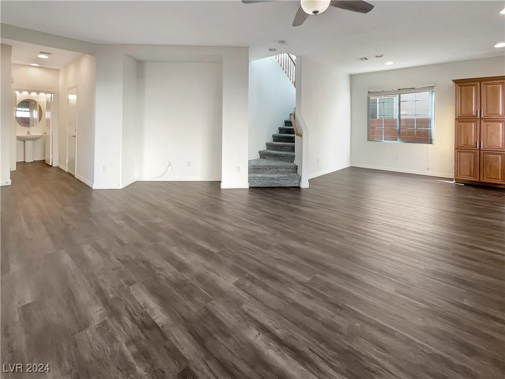 9390 Cowboy Rain, Las Vegas, NV 89178