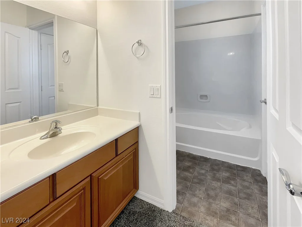 9390 Cowboy Rain, Las Vegas, NV 89178