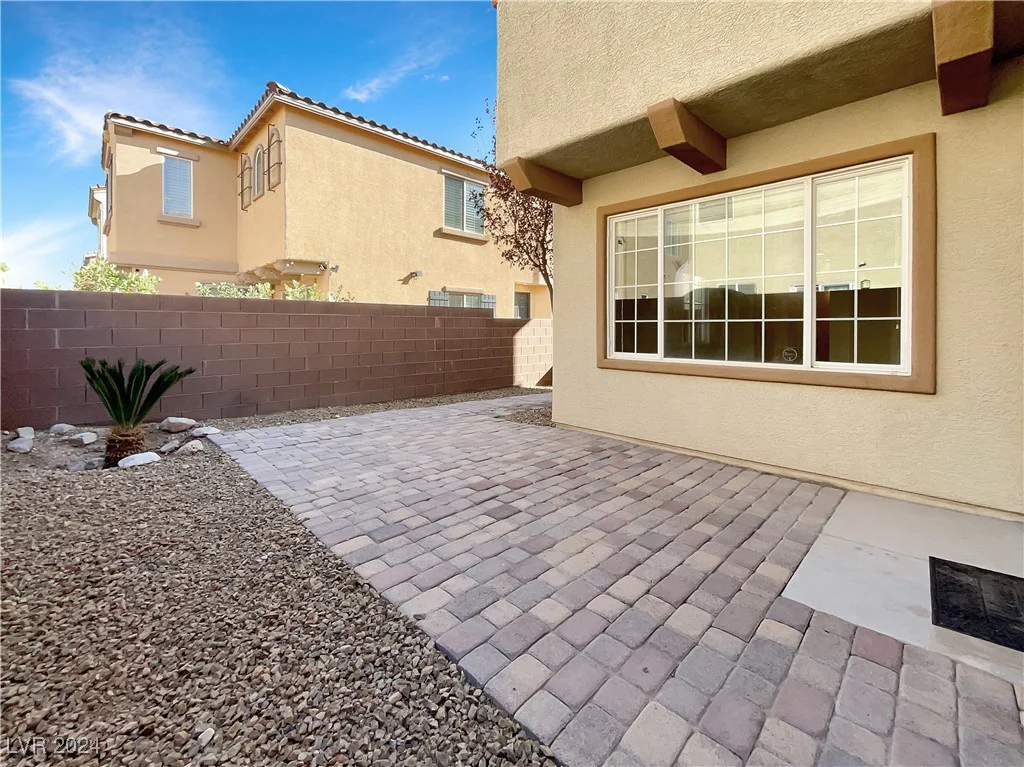9390 Cowboy Rain, Las Vegas, NV 89178