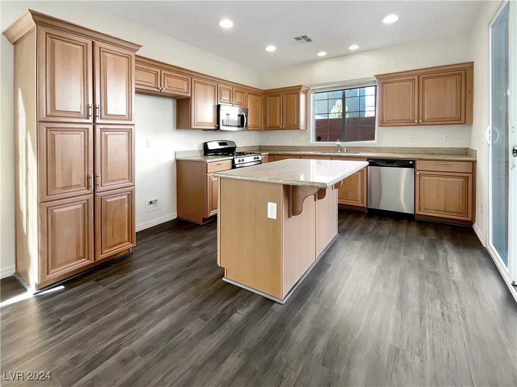 9390 Cowboy Rain, Las Vegas, NV 89178