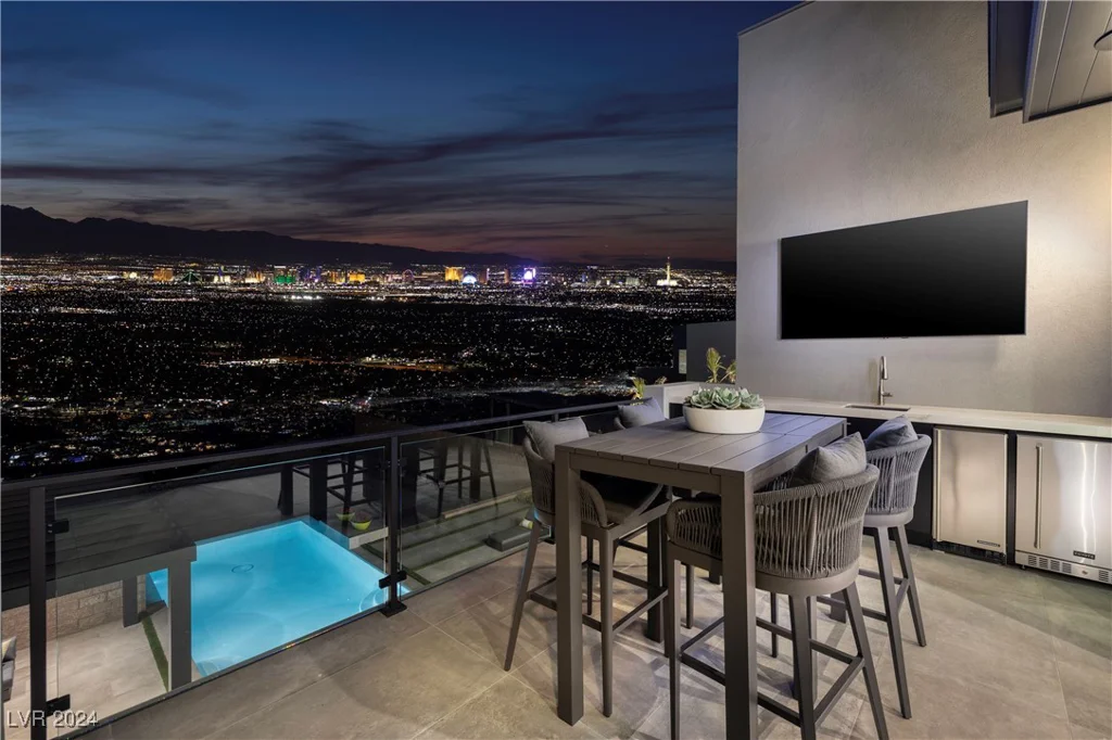 617 Overlook Rim, Henderson, NV 89012
