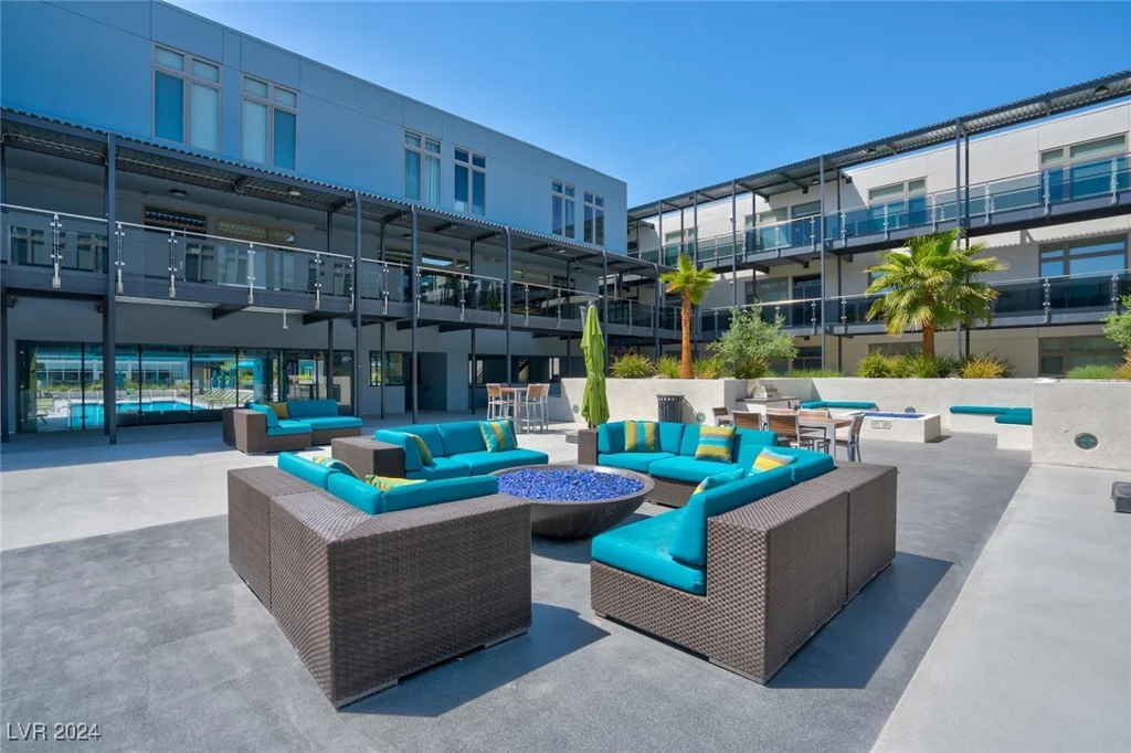 8925 Flamingo, Las Vegas, NV 89147