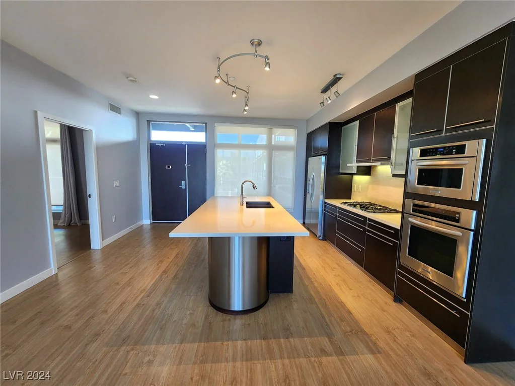8925 Flamingo, Las Vegas, NV 89147