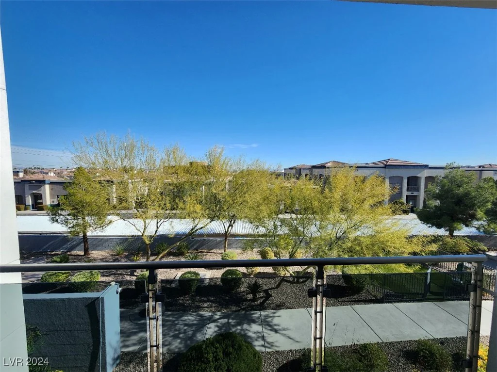 8925 Flamingo, Las Vegas, NV 89147