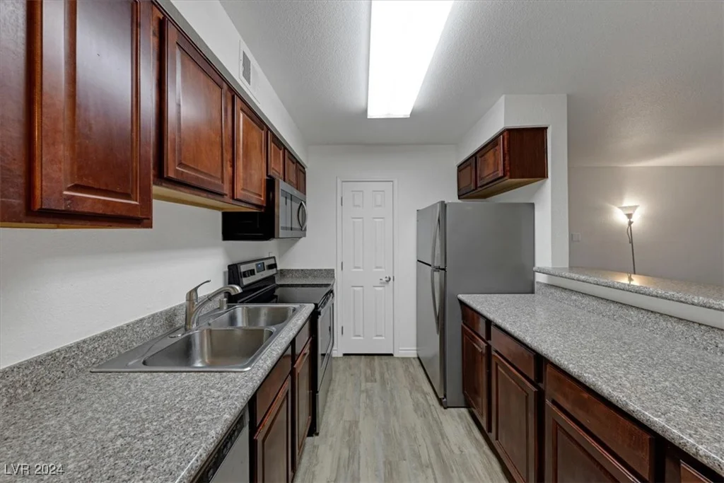2451 Rainbow, Las Vegas, NV 89108
