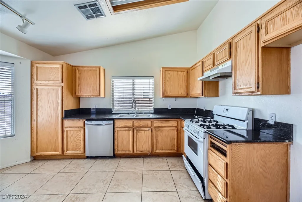 1904 Leaning Pine, Las Vegas, NV 89128
