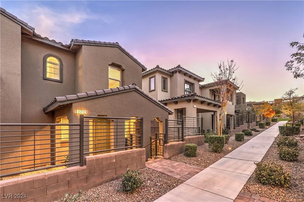 11712 Emerald Lake, Las Vegas, NV 89138