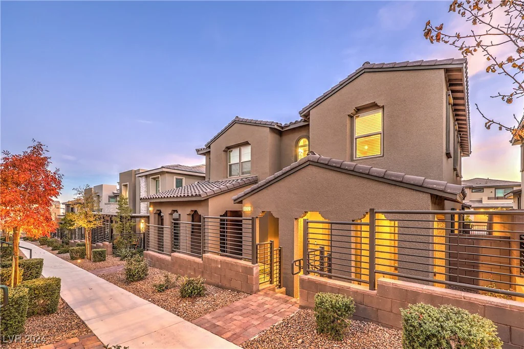 11712 Emerald Lake, Las Vegas, NV 89138