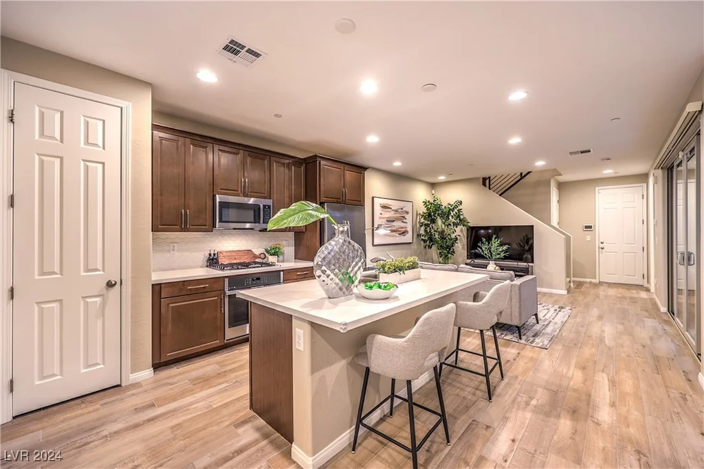 11712 Emerald Lake, Las Vegas, NV 89138