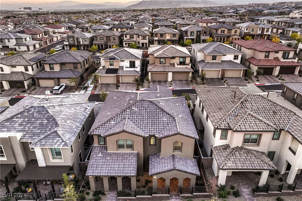 11712 Emerald Lake, Las Vegas, NV 89138