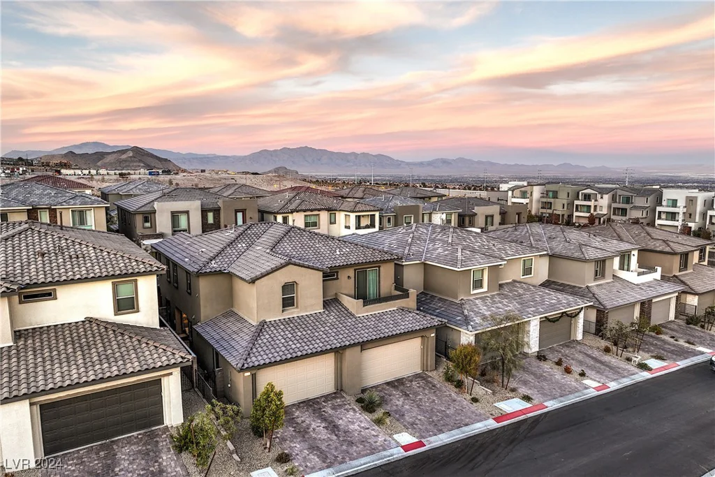 11712 Emerald Lake, Las Vegas, NV 89138