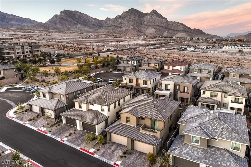 11712 Emerald Lake, Las Vegas, NV 89138