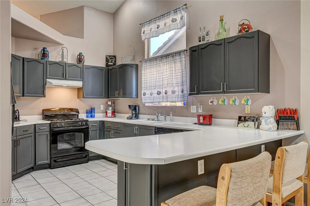 6143 Basilone, Las Vegas, NV 89122