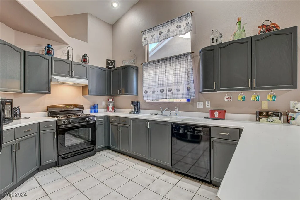 6143 Basilone, Las Vegas, NV 89122