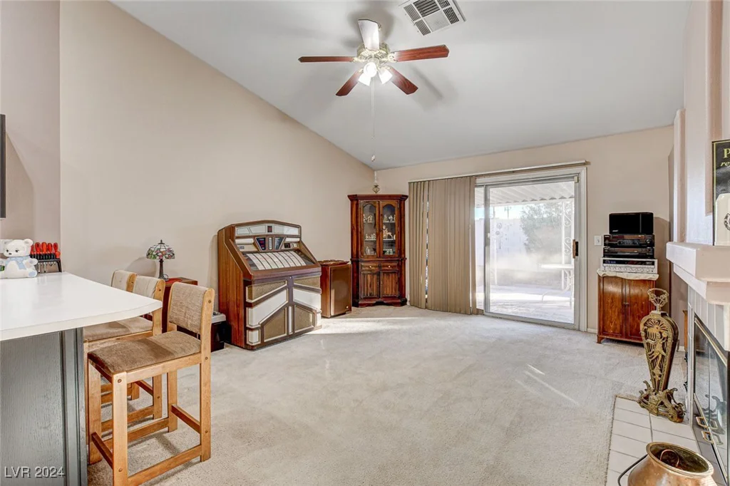 6143 Basilone, Las Vegas, NV 89122