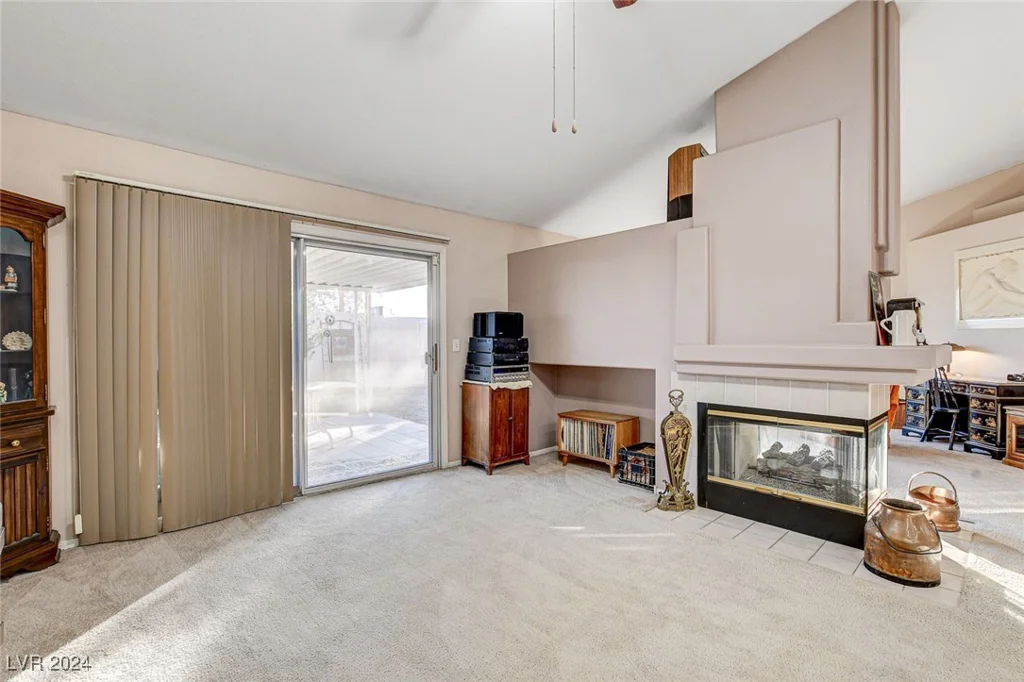 6143 Basilone, Las Vegas, NV 89122