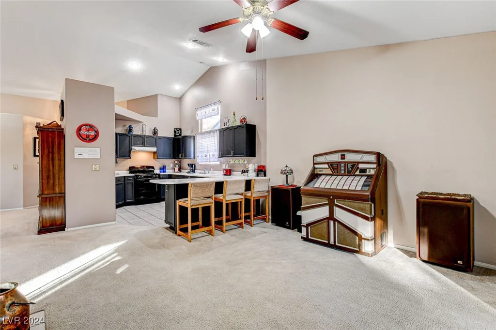 6143 Basilone, Las Vegas, NV 89122