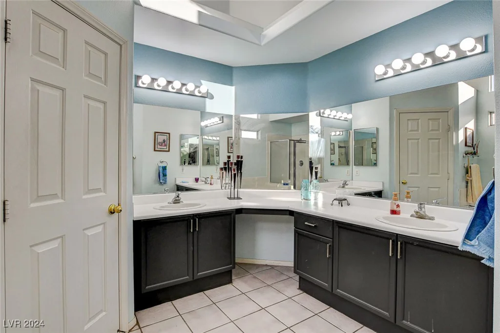 6143 Basilone, Las Vegas, NV 89122