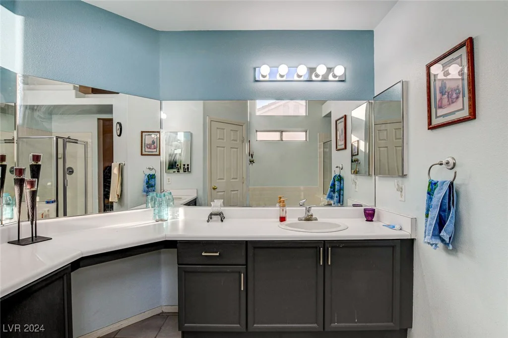 6143 Basilone, Las Vegas, NV 89122