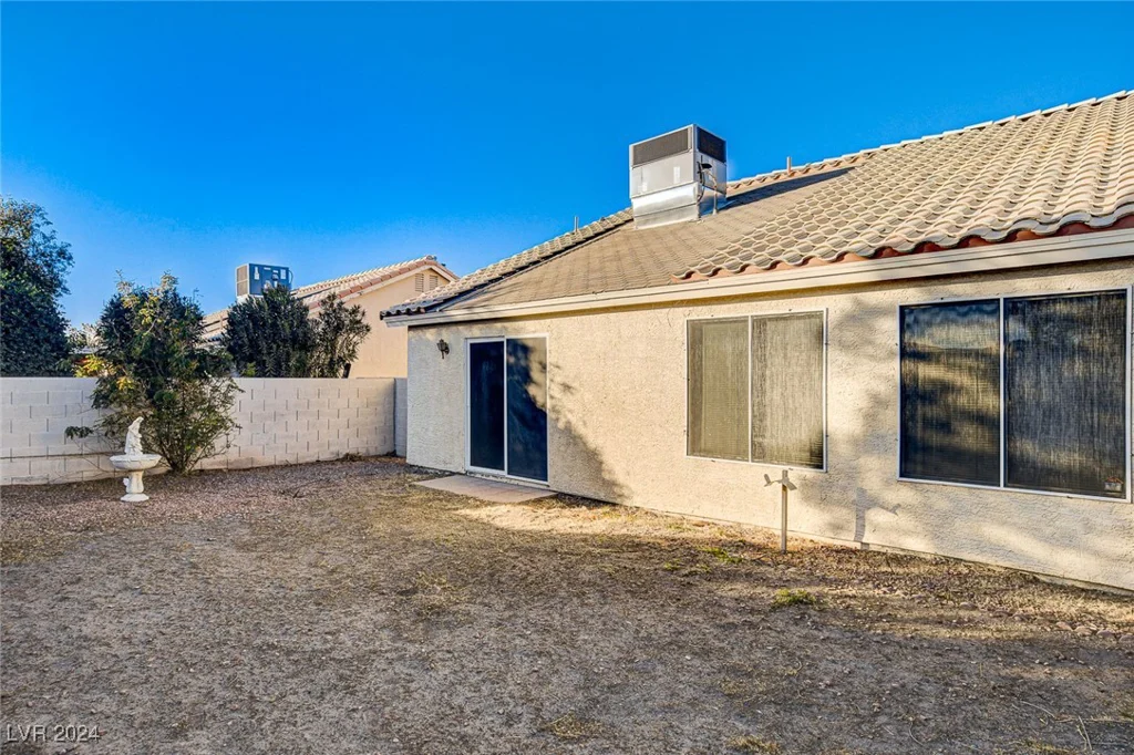 6143 Basilone, Las Vegas, NV 89122