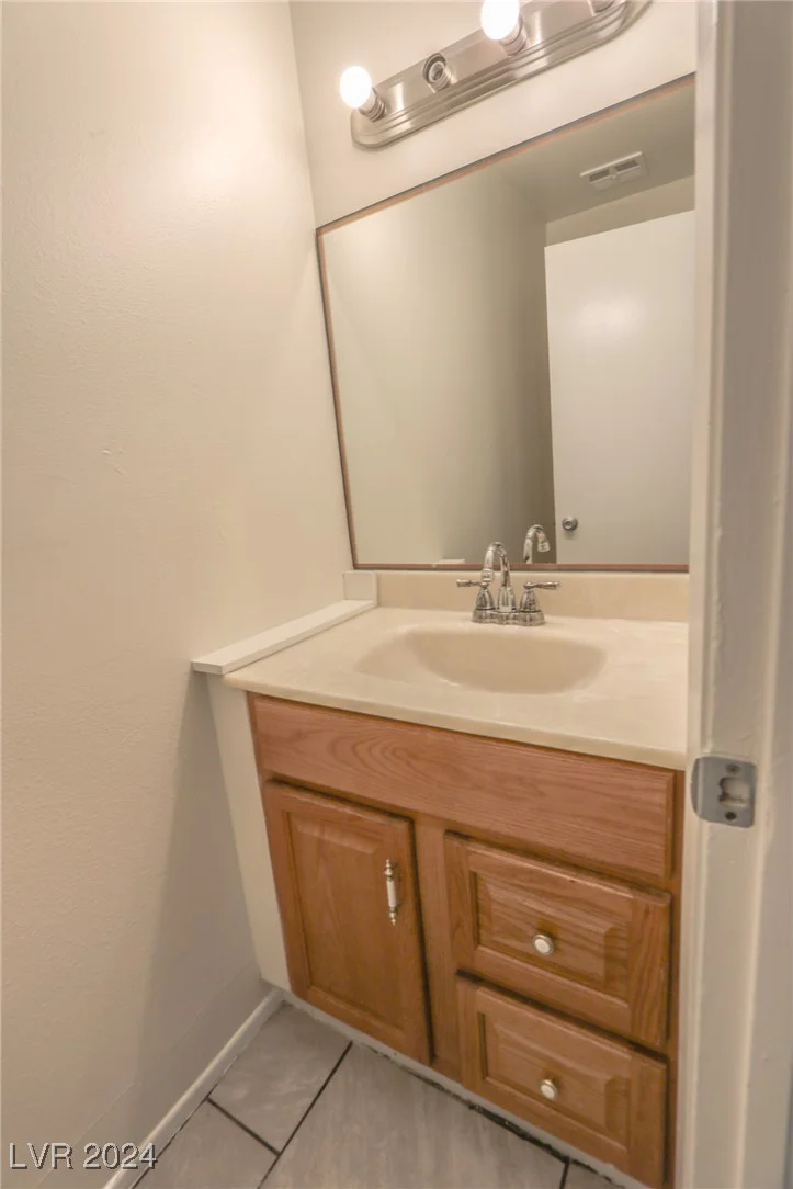 5062 Village, Las Vegas, NV 89142
