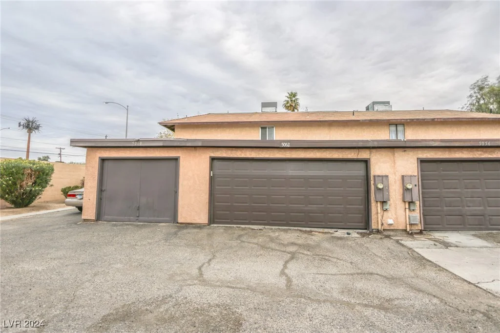 5062 Village, Las Vegas, NV 89142