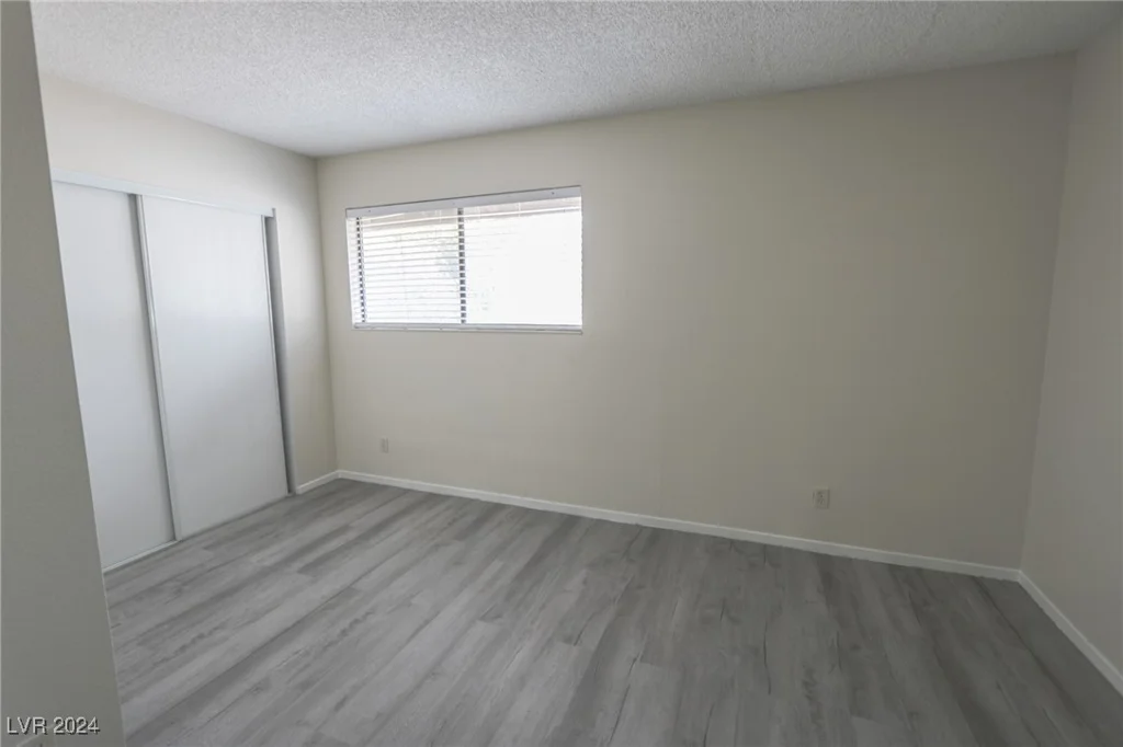 5062 Village, Las Vegas, NV 89142