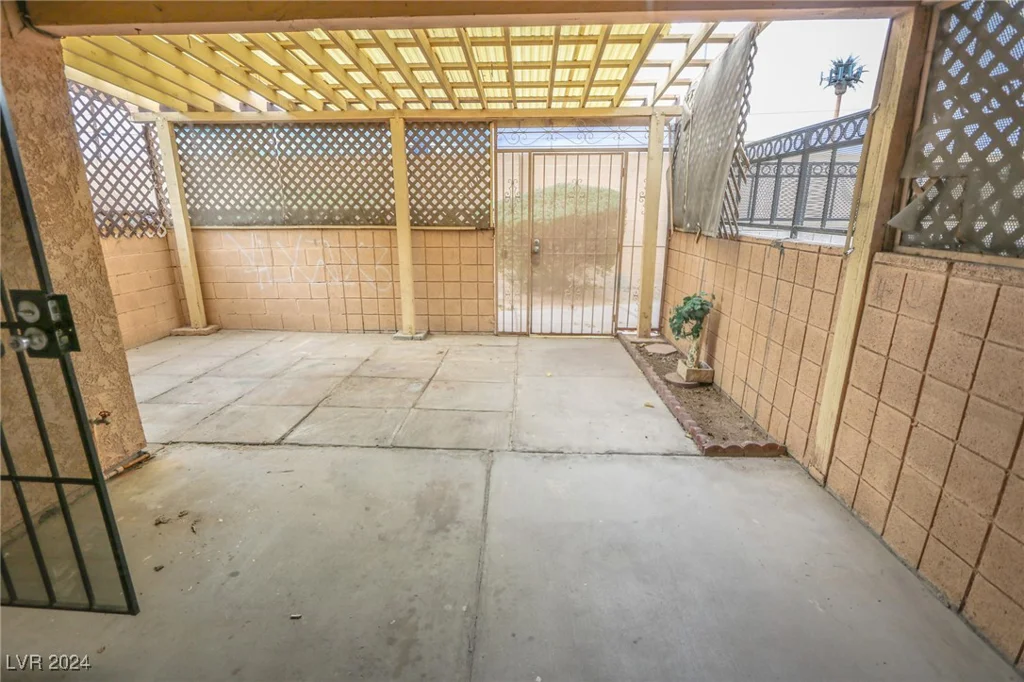 5062 Village, Las Vegas, NV 89142