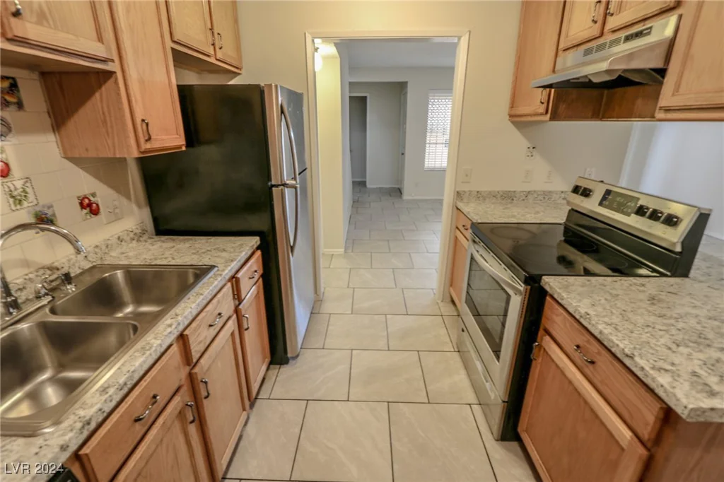 5062 Village, Las Vegas, NV 89142