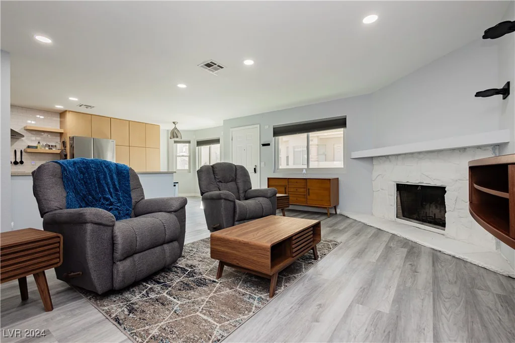 933 Rockview, Las Vegas, NV 89128