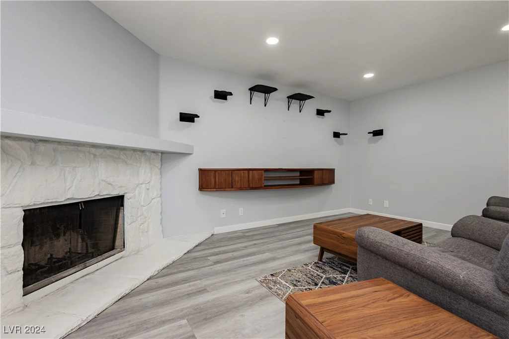 933 Rockview, Las Vegas, NV 89128
