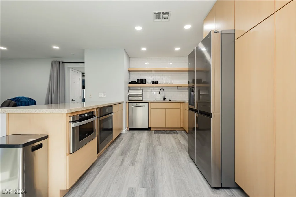 933 Rockview, Las Vegas, NV 89128