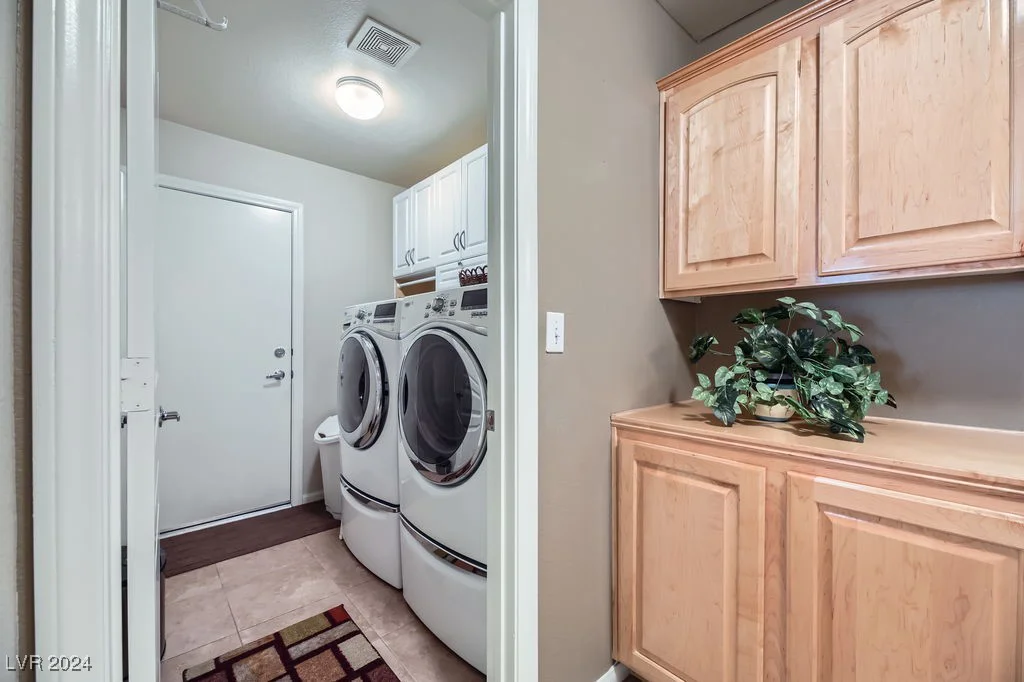 8251 Coyado, Las Vegas, NV 89123