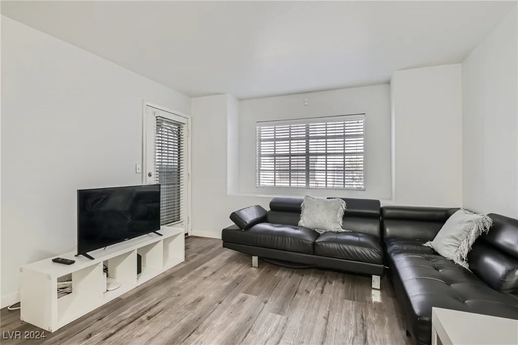 3125 Buffalo, Las Vegas, NV 89128