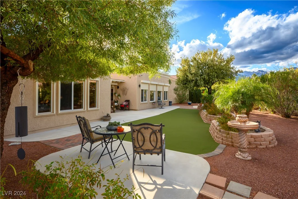 10600 Cedar Creek, Las Vegas, NV 89134