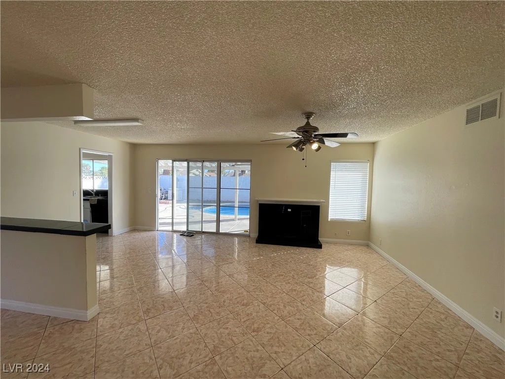 6939 Paddington, Las Vegas, NV 89147