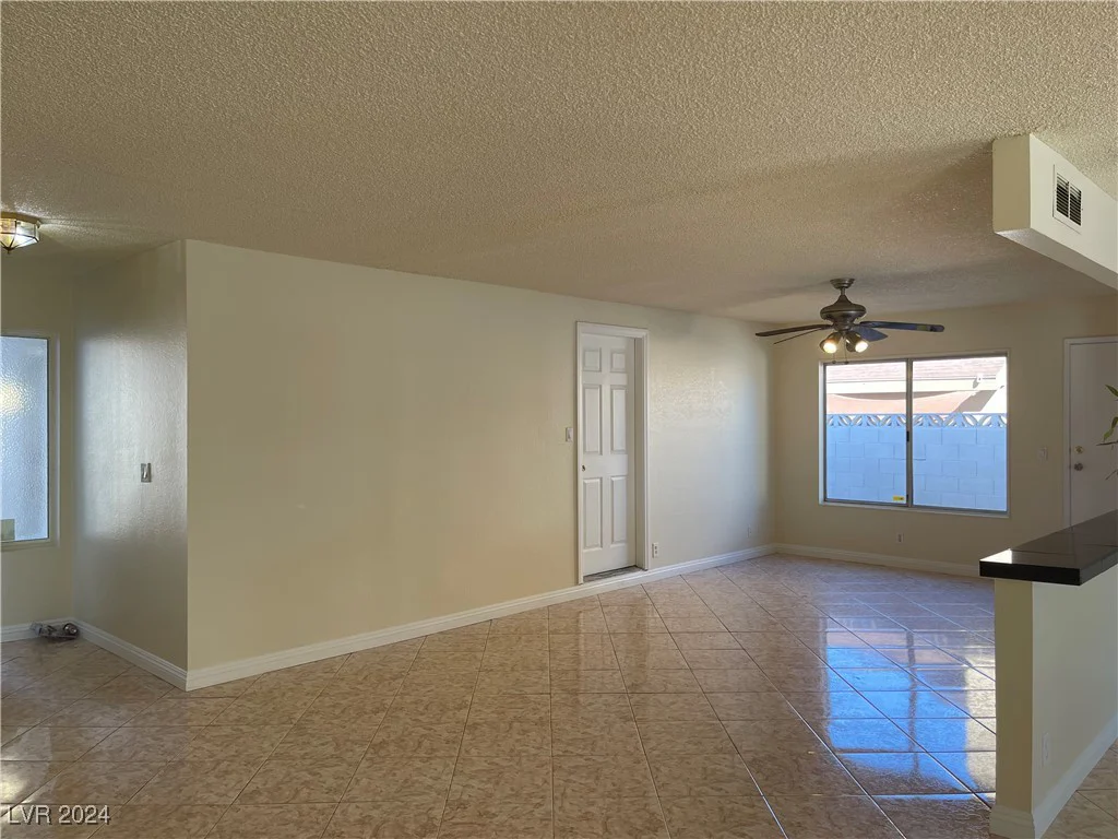 6939 Paddington, Las Vegas, NV 89147