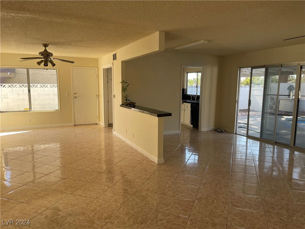 6939 Paddington, Las Vegas, NV 89147