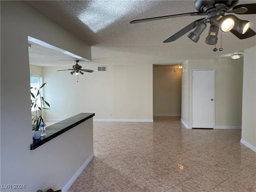 6939 Paddington, Las Vegas, NV 89147