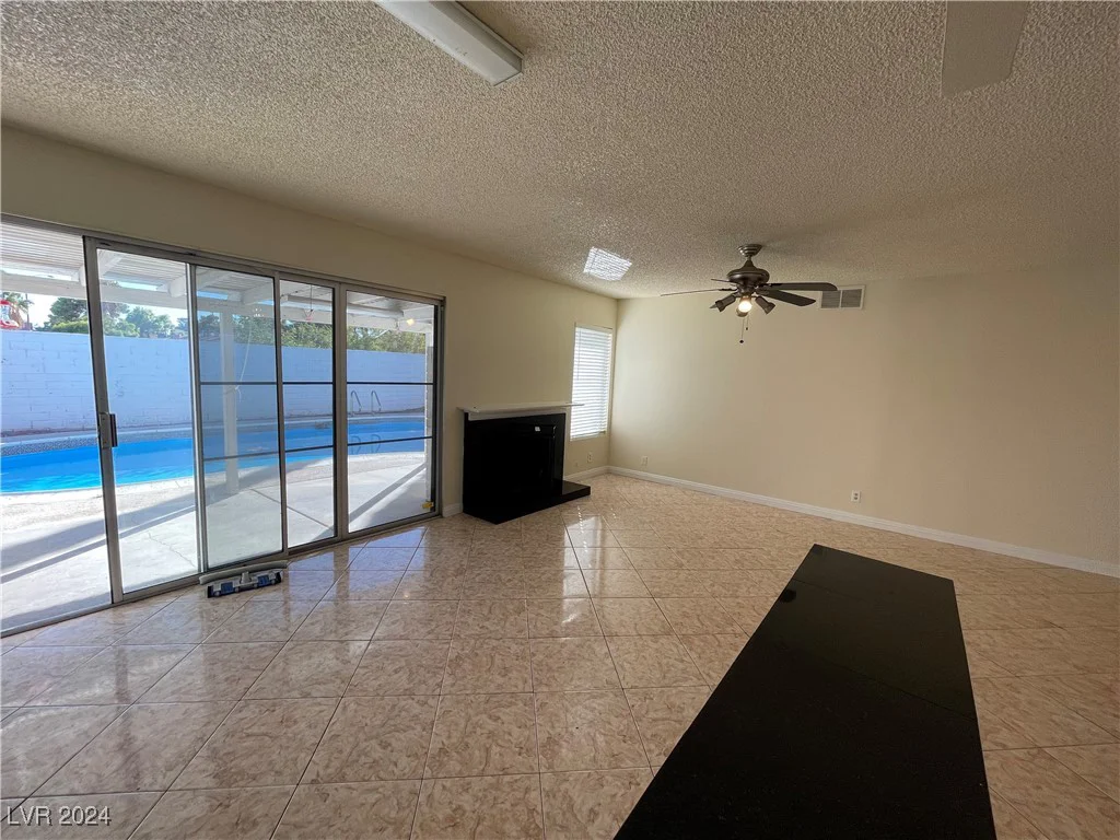 6939 Paddington, Las Vegas, NV 89147