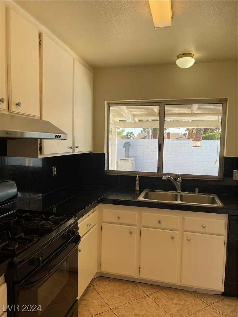 6939 Paddington, Las Vegas, NV 89147