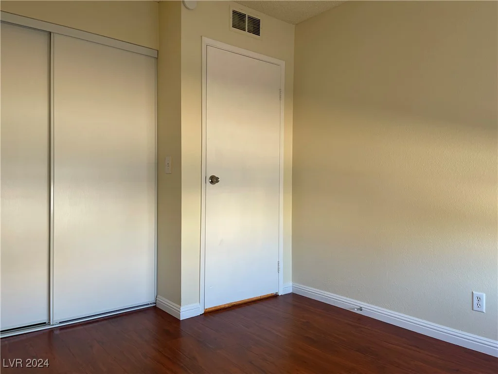 6939 Paddington, Las Vegas, NV 89147