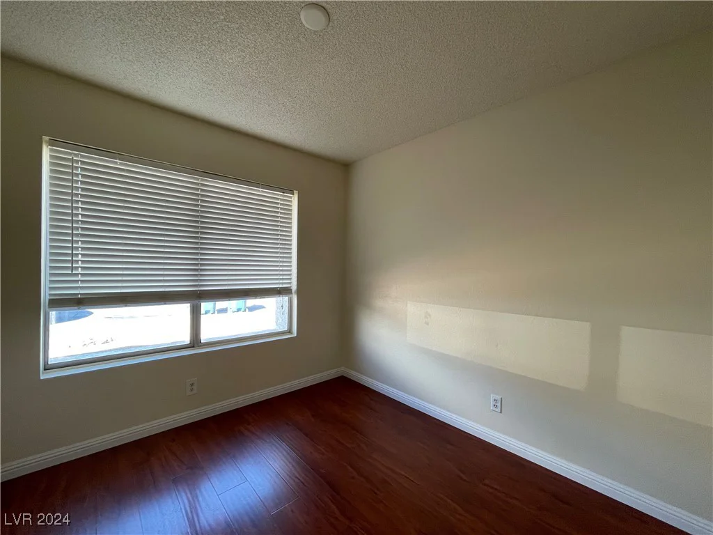 6939 Paddington, Las Vegas, NV 89147