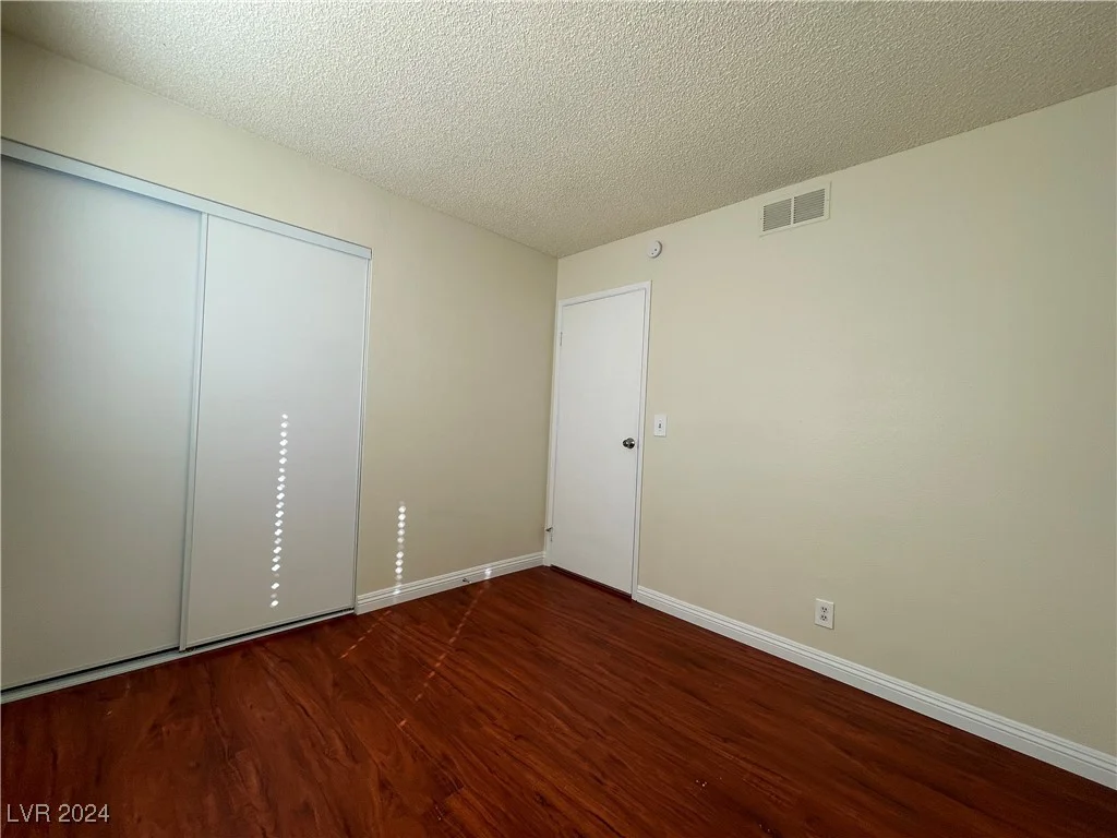 6939 Paddington, Las Vegas, NV 89147
